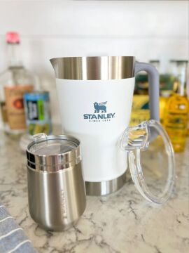 Stanley Classic Stay Chill Sürahi Termos 1.9 LT B.