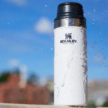 Stanley Klasik Trigger-Action Seyahat Bardağı 0.47 Lt - Beyaz